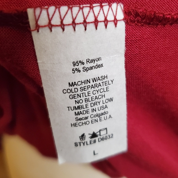 Burgundy Tunic Top w/ Gold Sequin Reindeer - Picture 5 of 5